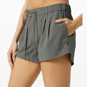 Stroll at Sundown Short 3”